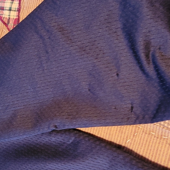 Under Armour 1/4 zip - Picture 3 of 4